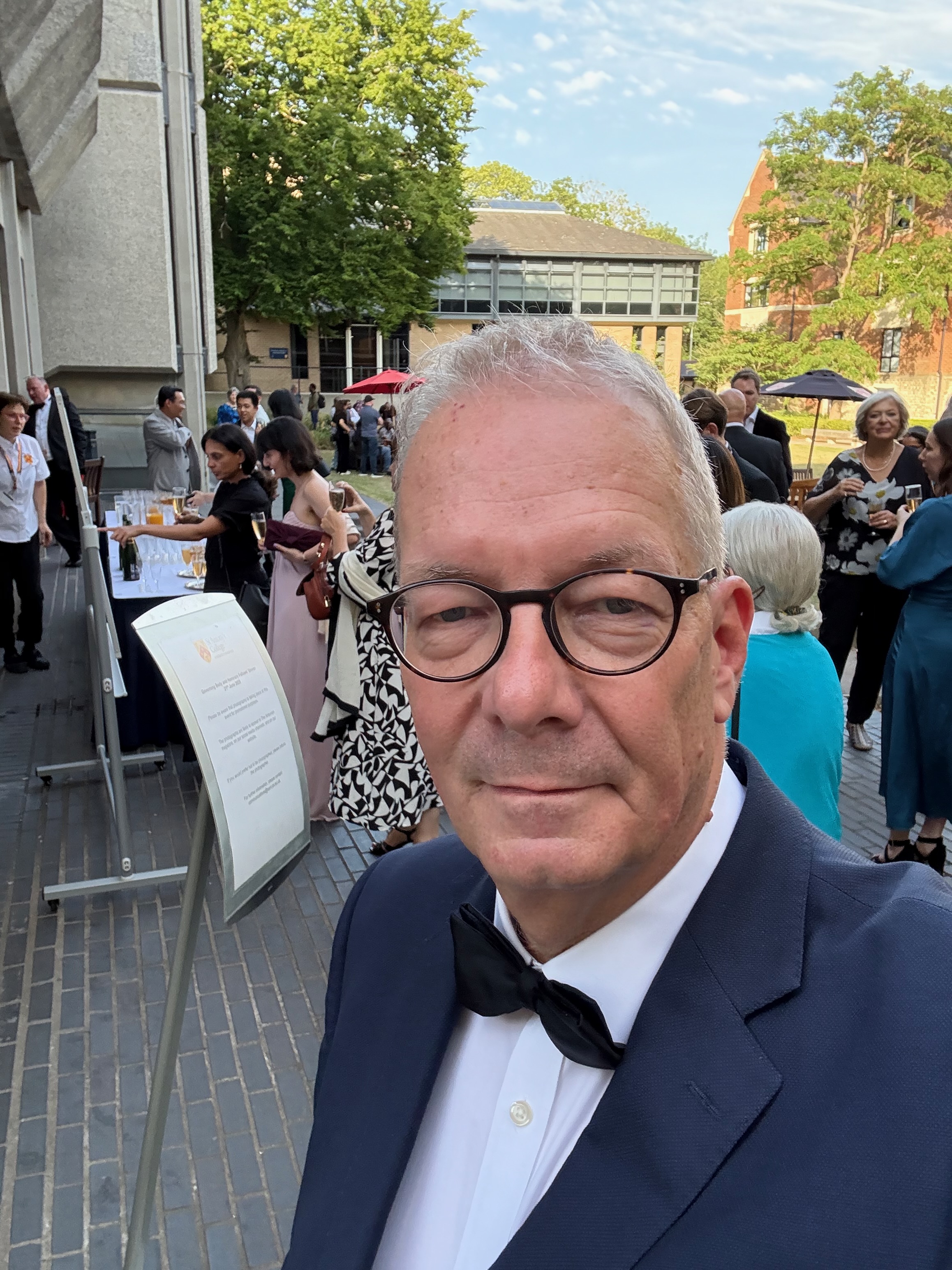 AB in black tie - fast...
